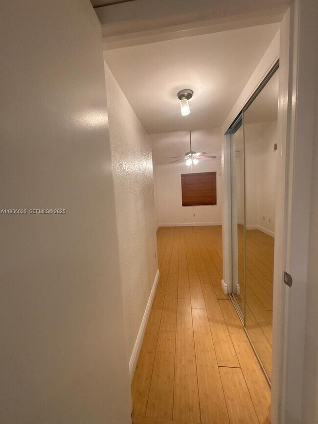 Building Photo - 2831 N Oakland Forest Dr