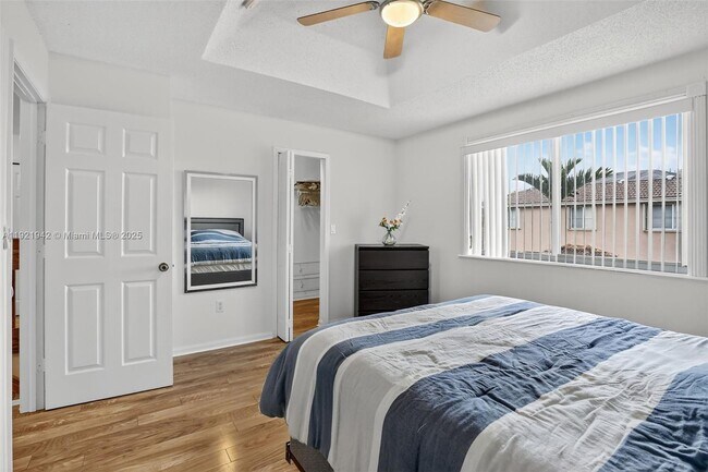 Building Photo - 14076 S Forest Oak Cir