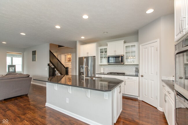 Building Photo - 2473 Commons Ct