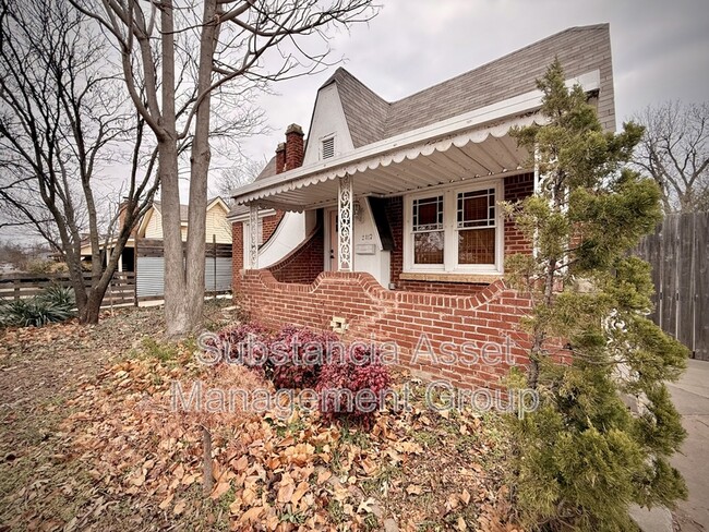 Building Photo - 2317 NW 13th St