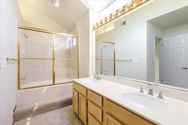 Building Photo - Seven Springs Home