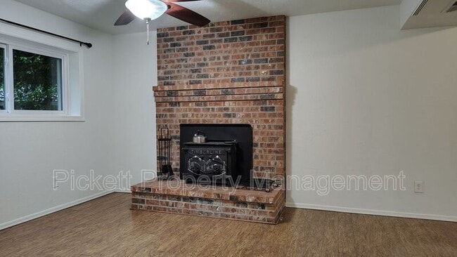 Building Photo - 24410 Andorra Ct NE