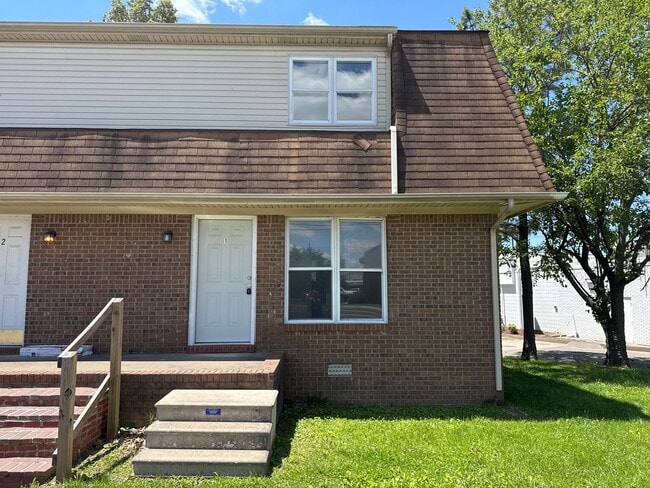 Primary Photo - Lakeview Drive