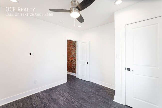 Building Photo - Point Breeze Two Bedroom Apartment