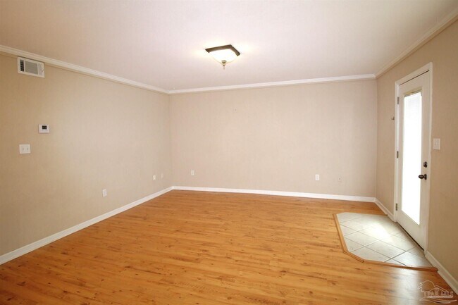 Building Photo - 710 Scenic Hwy