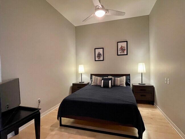 Building Photo - 929 Portland Ave