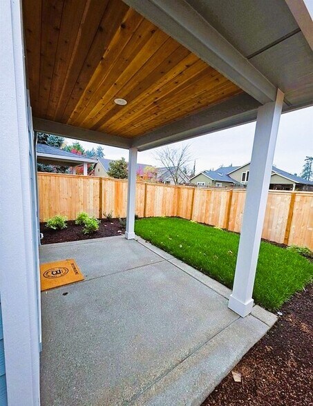 Building Photo - 1319 Oppek St NE