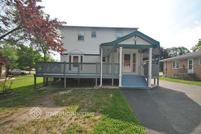 Building Photo - 2704 Granville Ave