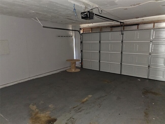 Building Photo - 17051 Carbridge Dr