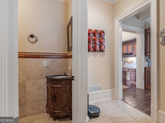 Building Photo - 1695 Whitley Rd