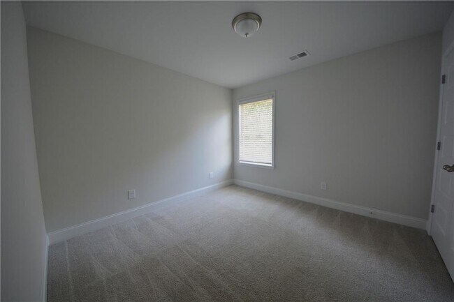 Building Photo - 547 Hellen Vly Dr