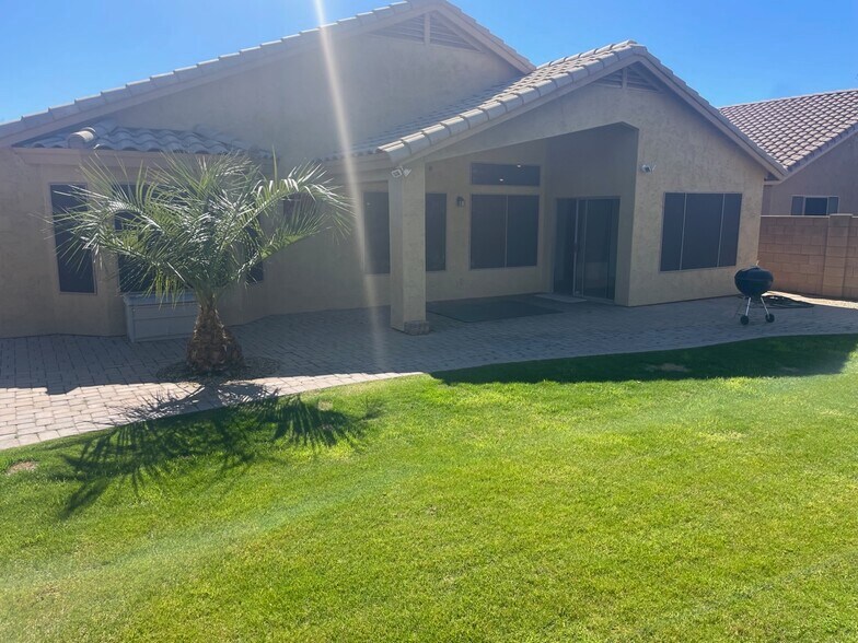 Over Sized Lot - 244 W Goldfinch Way