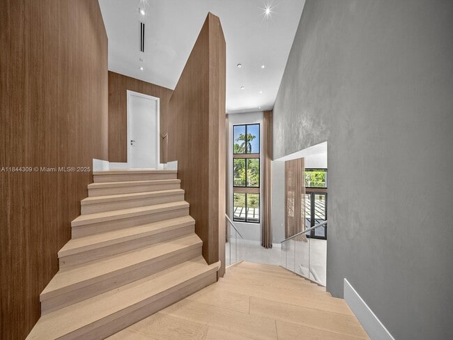 Building Photo - 5700 SW 91st St