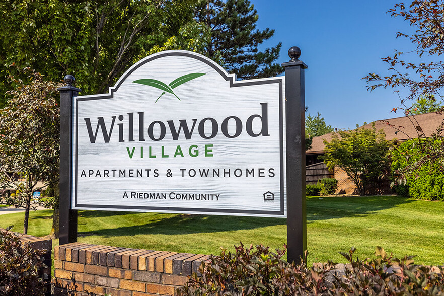 Primary Photo - Willowood Village Apartments & Townhomes