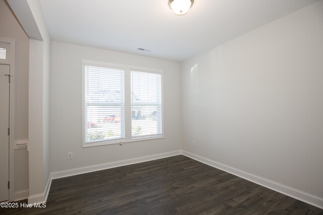 Building Photo - 660 Ave of the Carolinas