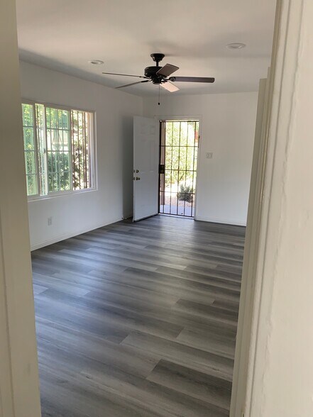 living room view from hall - 9044 Hubbard St