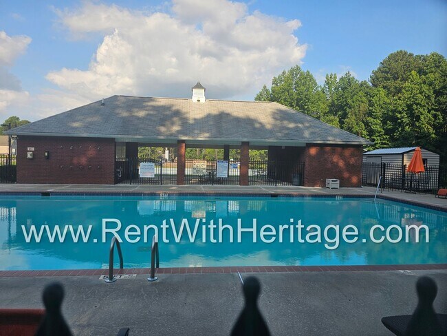 Building Photo - Gorgeous 3bd/ 2.5 bath Home in Popular Nat...