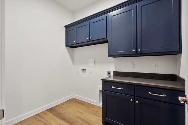 Building Photo - 237 Athenia Dr