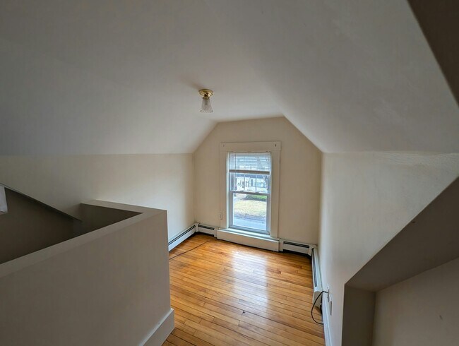 Building Photo - 275 Elm St