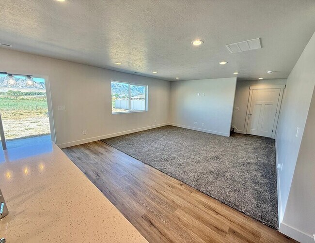 Building Photo - 242 N 900 W