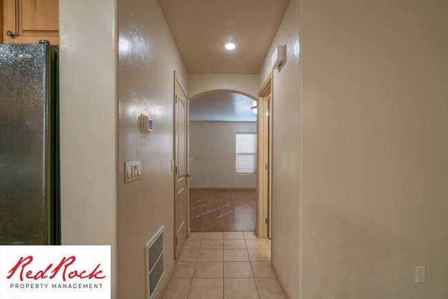 Building Photo - Beautiful 3 bedroom Cottage at Fossil Hill...