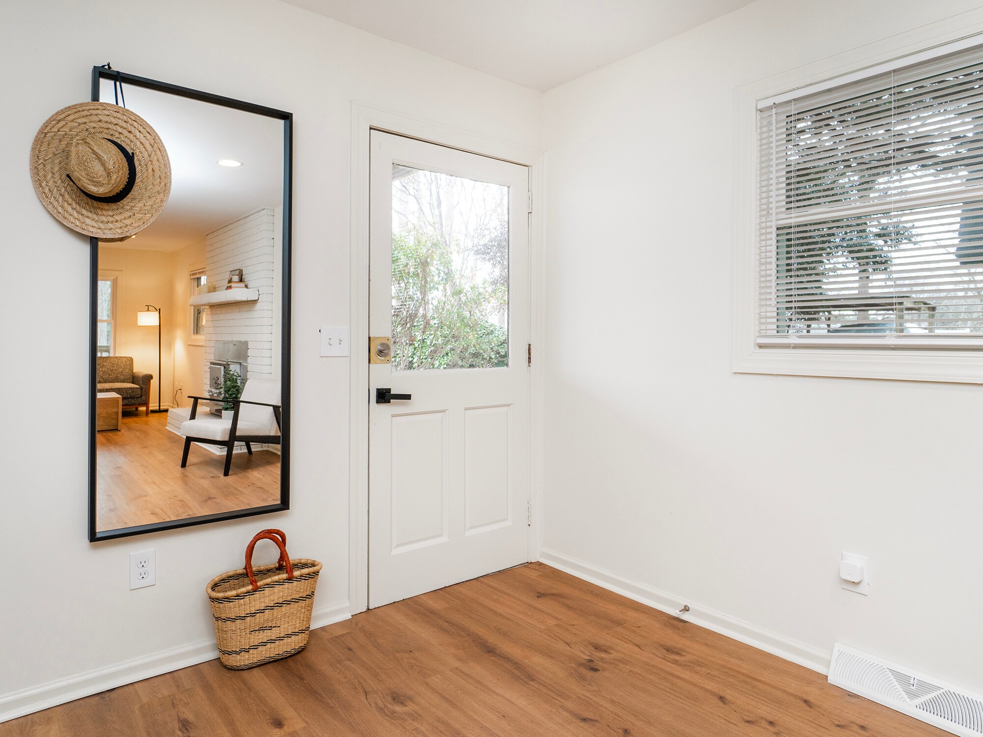Building Photo - 4315 Hickory Nut Pt