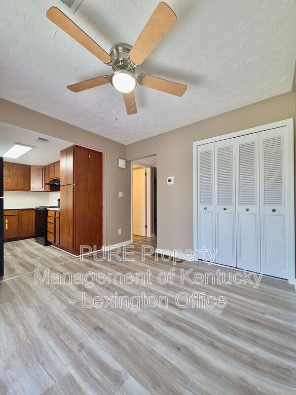 Building Photo - 3493 Sutherland Dr