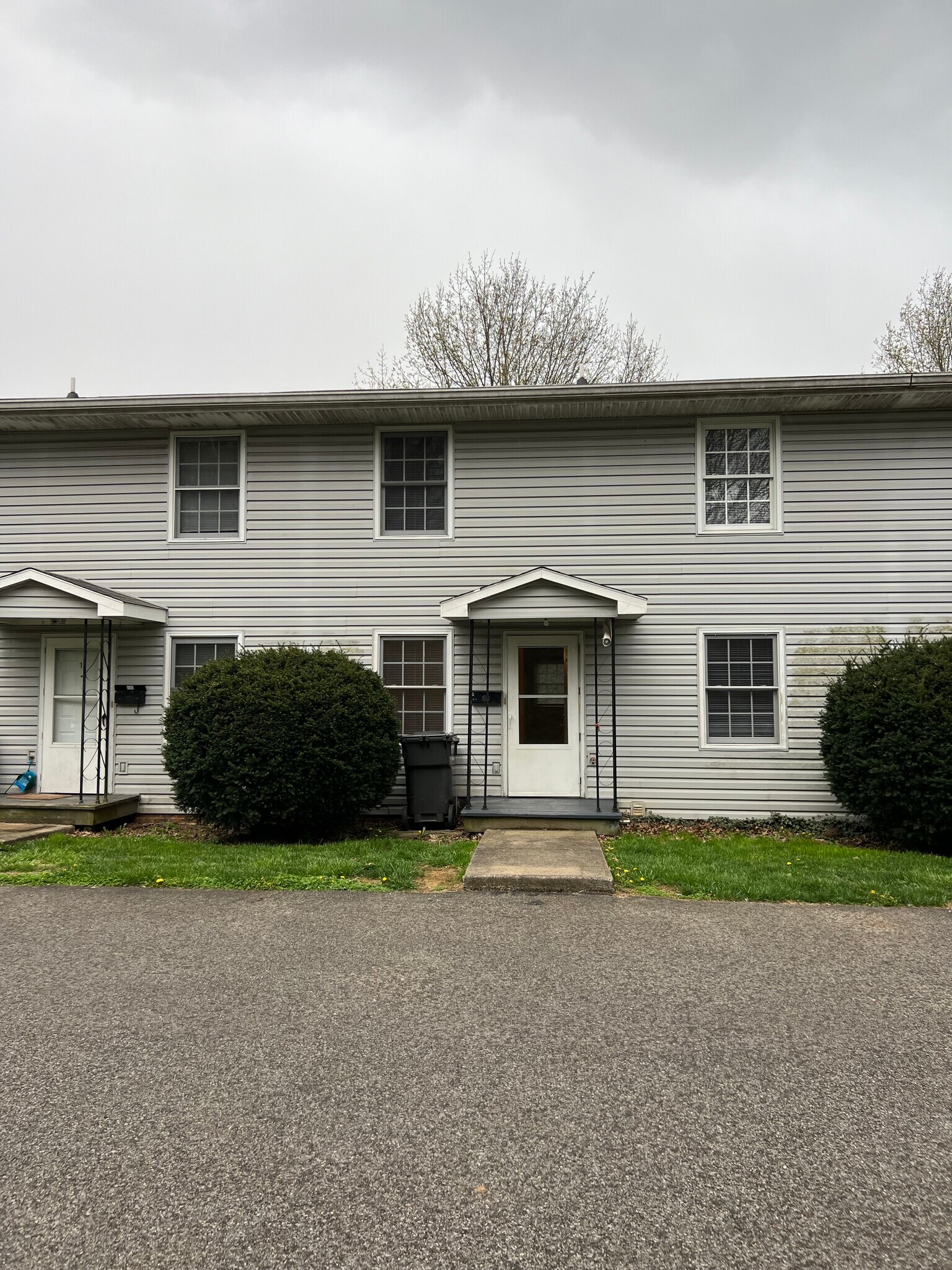Building Photo - 301 Cypress St