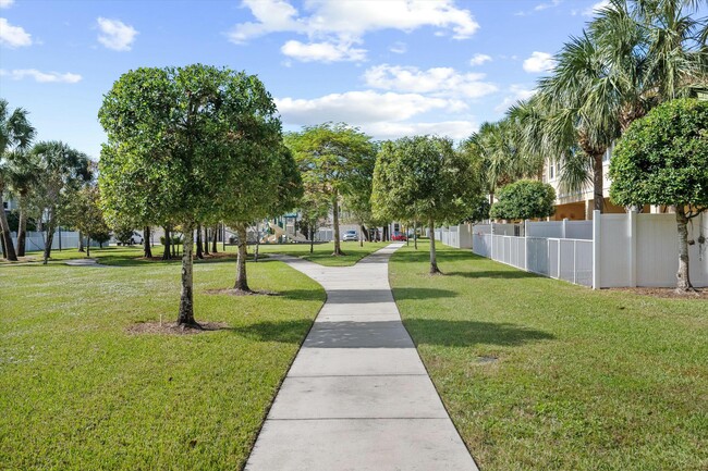 Building Photo - 11936 Cypress Key Way