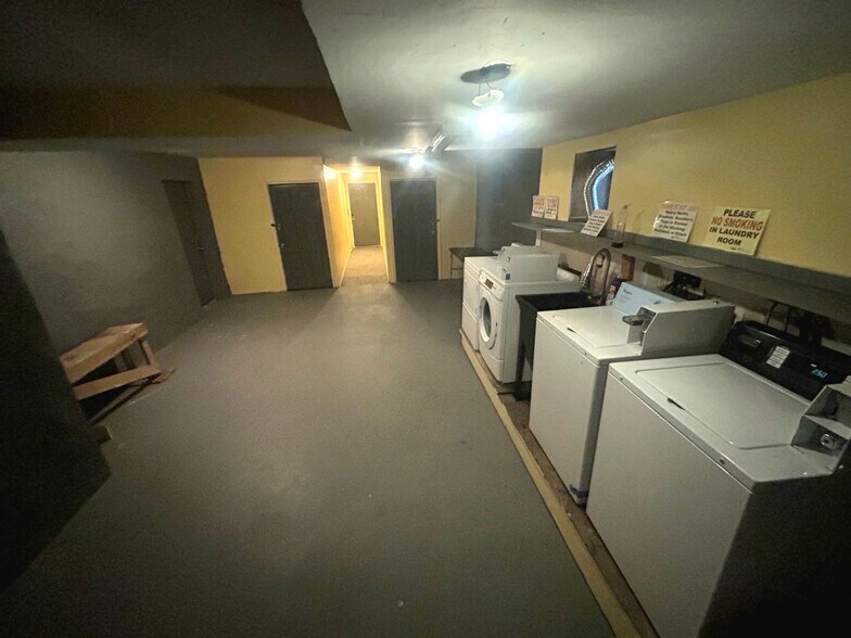 Building Photo - 1311 S 52nd St