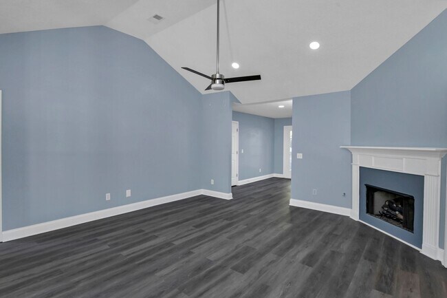 Building Photo - Beautifully Updated 3BR Home Minutes from Fort Jackson, VA Hospital & I-77