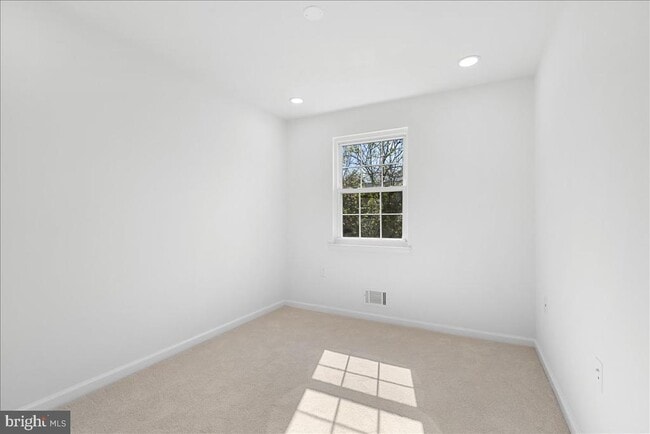 Building Photo - 239 Nottoway St SE