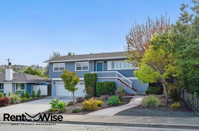 Building Photo - 1125 Fernwood Dr