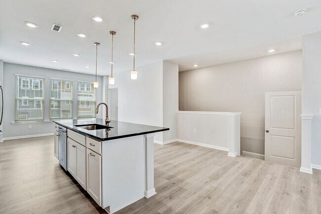 Building Photo - 2804 Austin Fls Sta