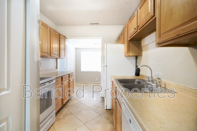 Building Photo - 276 W 700 N
