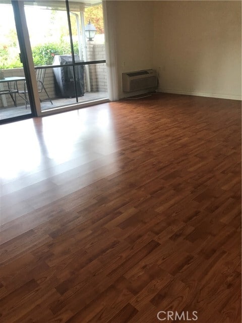 Building Photo - 880 Via Mendoza