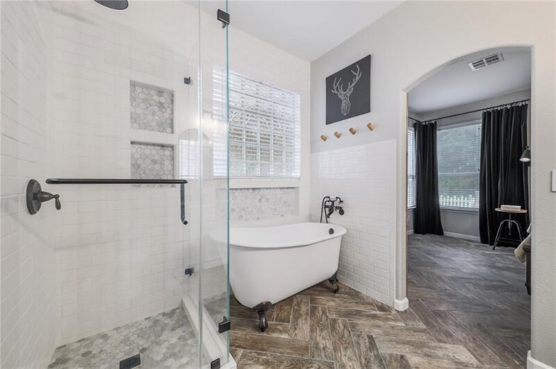 Building Photo - 529 Trinity Bend