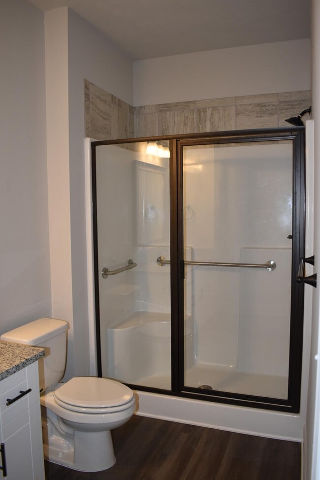 Building Photo - 554 Hardy Pt