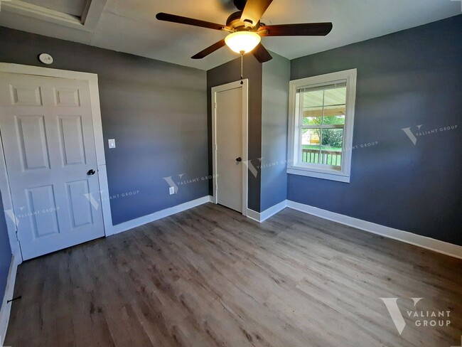 Building Photo - Cozy 1-Bedroom, 1-Bathroom House in Westsi...