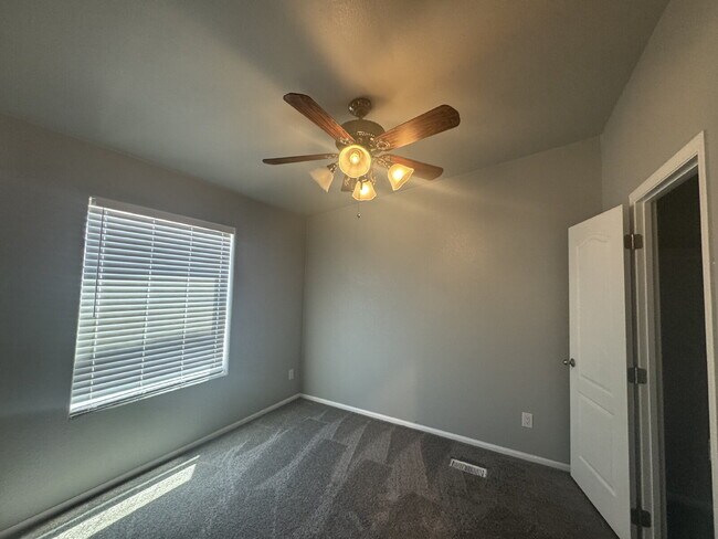 Building Photo - "Spacious 3-Bedroom Oasis with 2 Full Baths on Mount Rainier Ave, Las Vegas – Your Perfect Retrea...