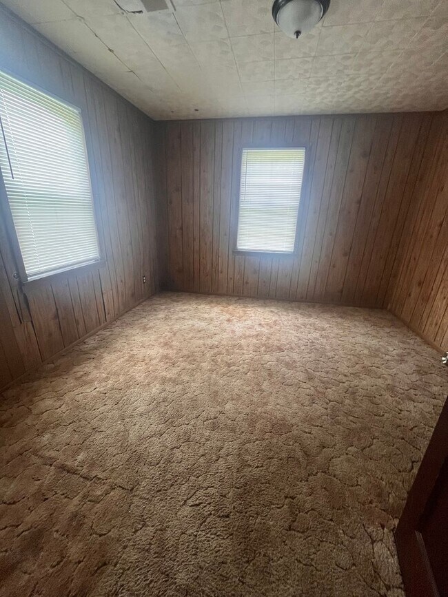 Building Photo - 1179 Longcrest Rd