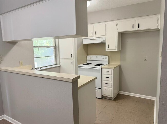Building Photo - 115 Stubblefield Dr