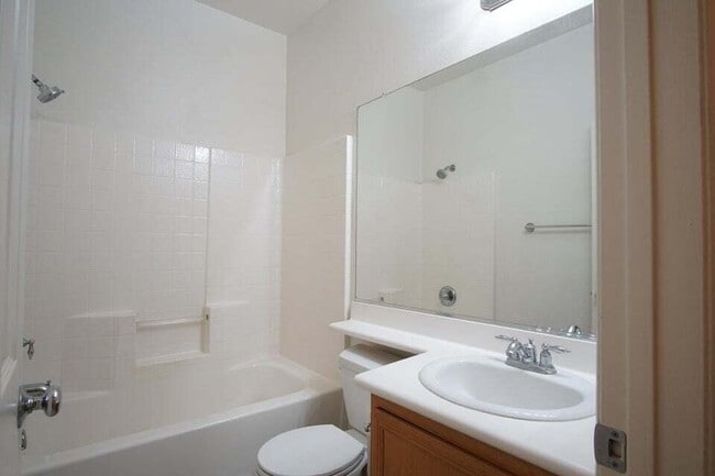 Building Photo - 37648 Beeston Ct