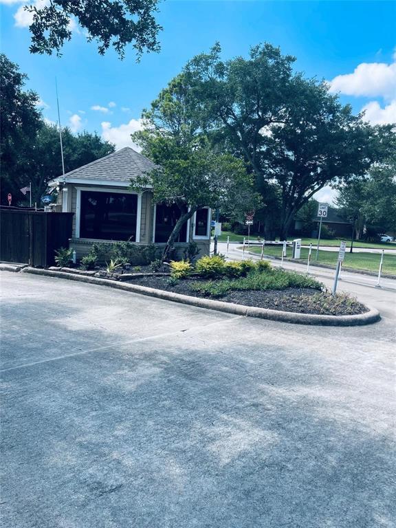 Building Photo - 631 E Country Grove Cir