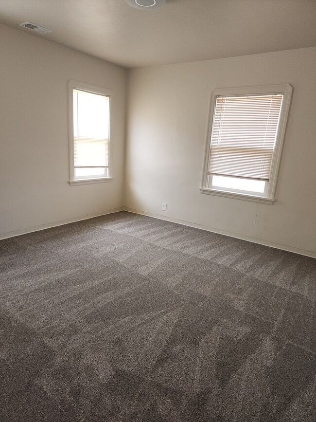 Building Photo - Country Home Between Empire and Waterford-  3 Bedroom 1 Bathroom With Central Heat And Air