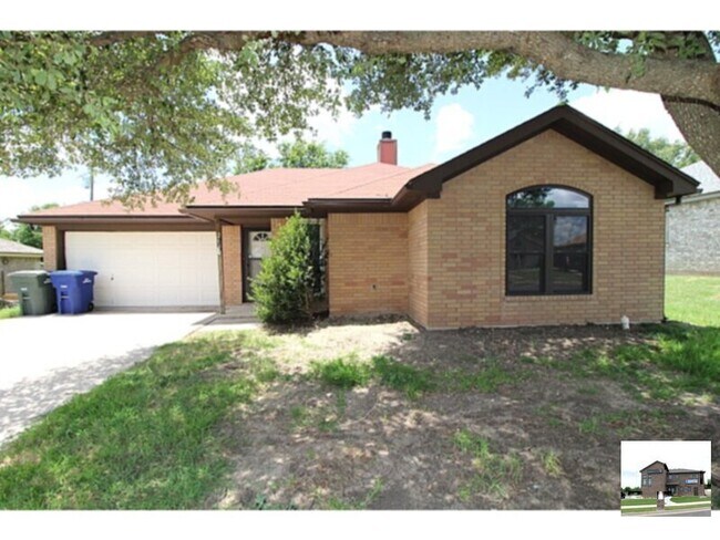 Building Photo - 213 Bronc Dr