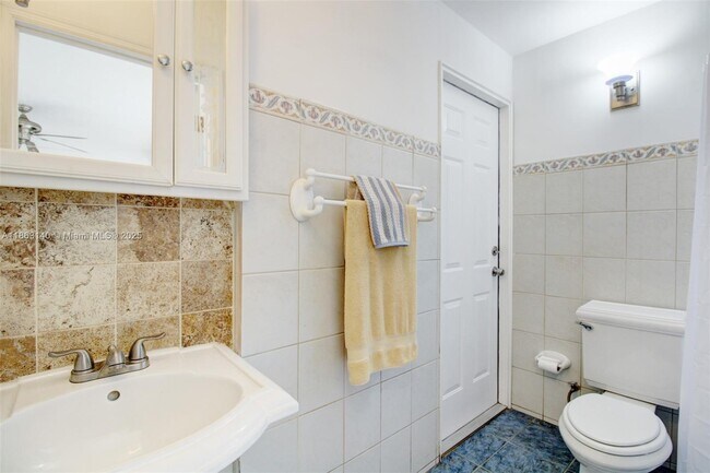 Building Photo - 12370 SW 96th St