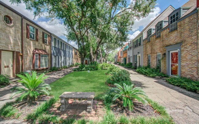 Primary Photo - 5208 Arboles Dr