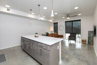 Building Photo - 315 5th St