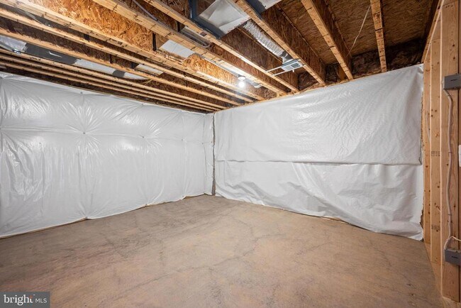 Building Photo - 116 Woodford Dr